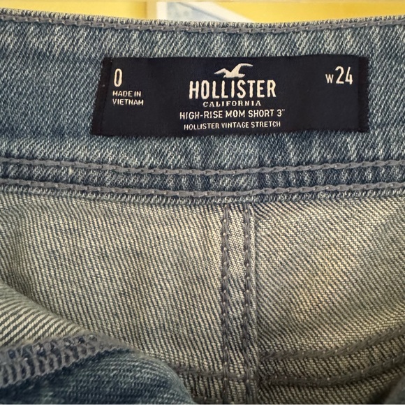 Hollister NWT Women's Blue Denim Shorts - size 0 - Picture 2 of 8